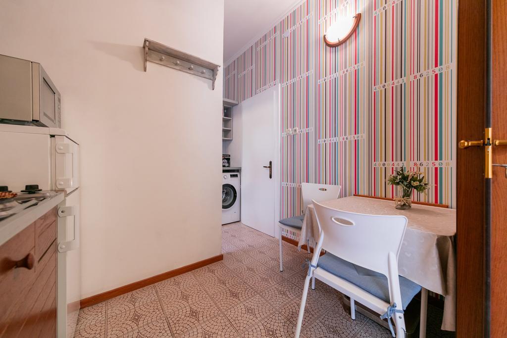 Apartments Kastelani Комижа Екстер'єр фото