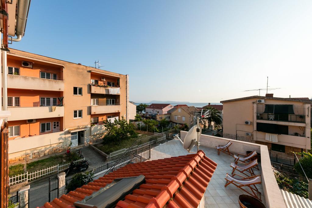 Apartments Kastelani Комижа Екстер'єр фото
