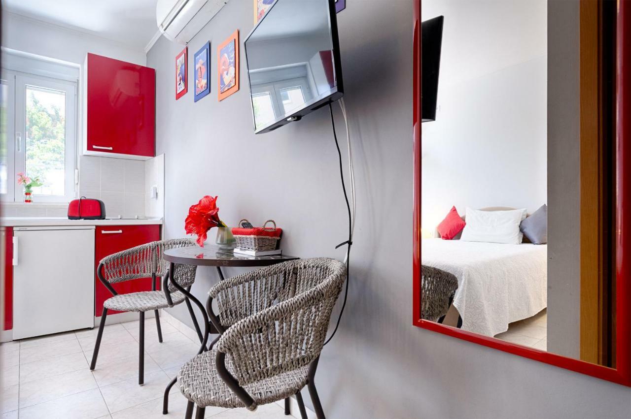 Apartments Kastelani Комижа Екстер'єр фото